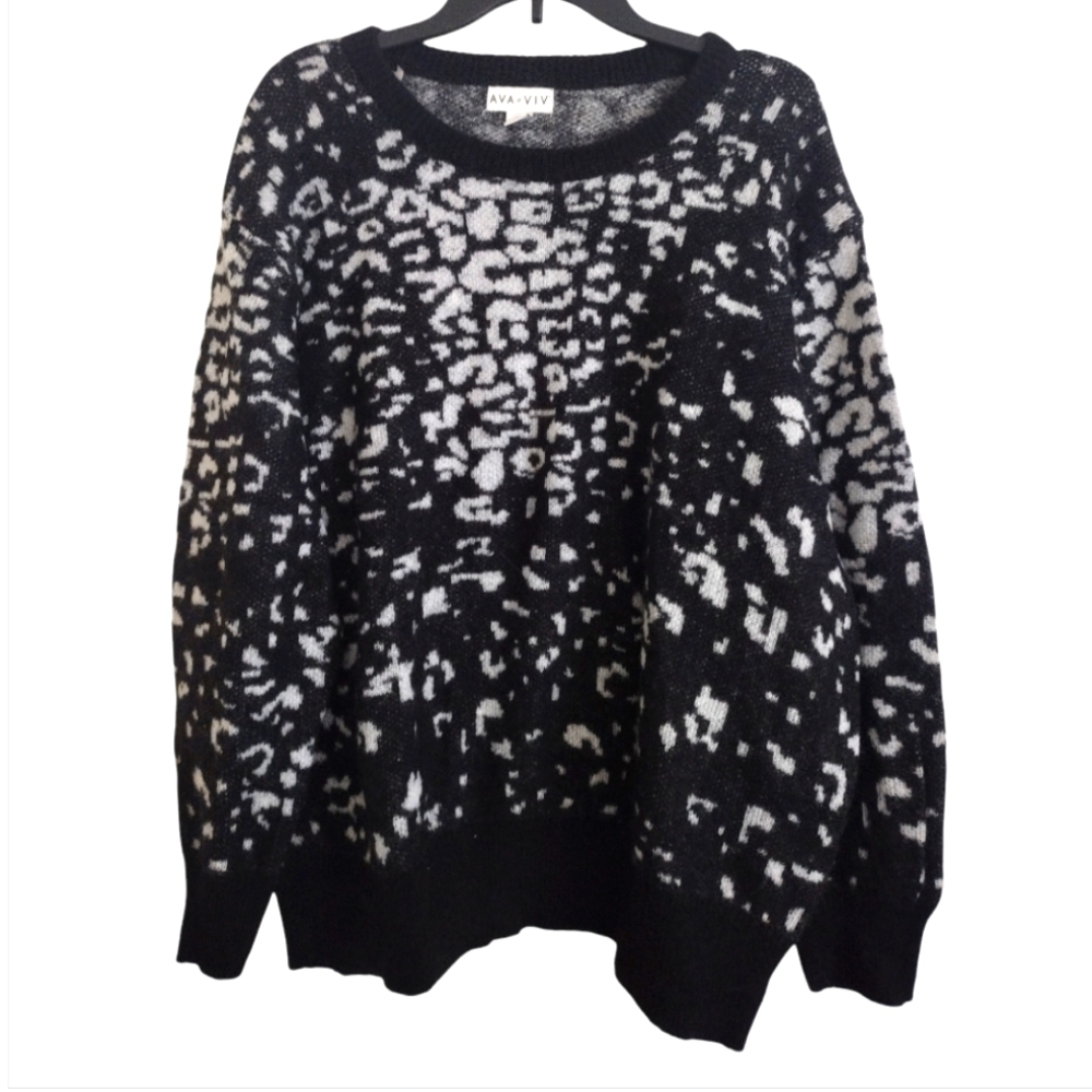 Ava & Viv black and white Geometric Pattern crew neck sweater with 3X